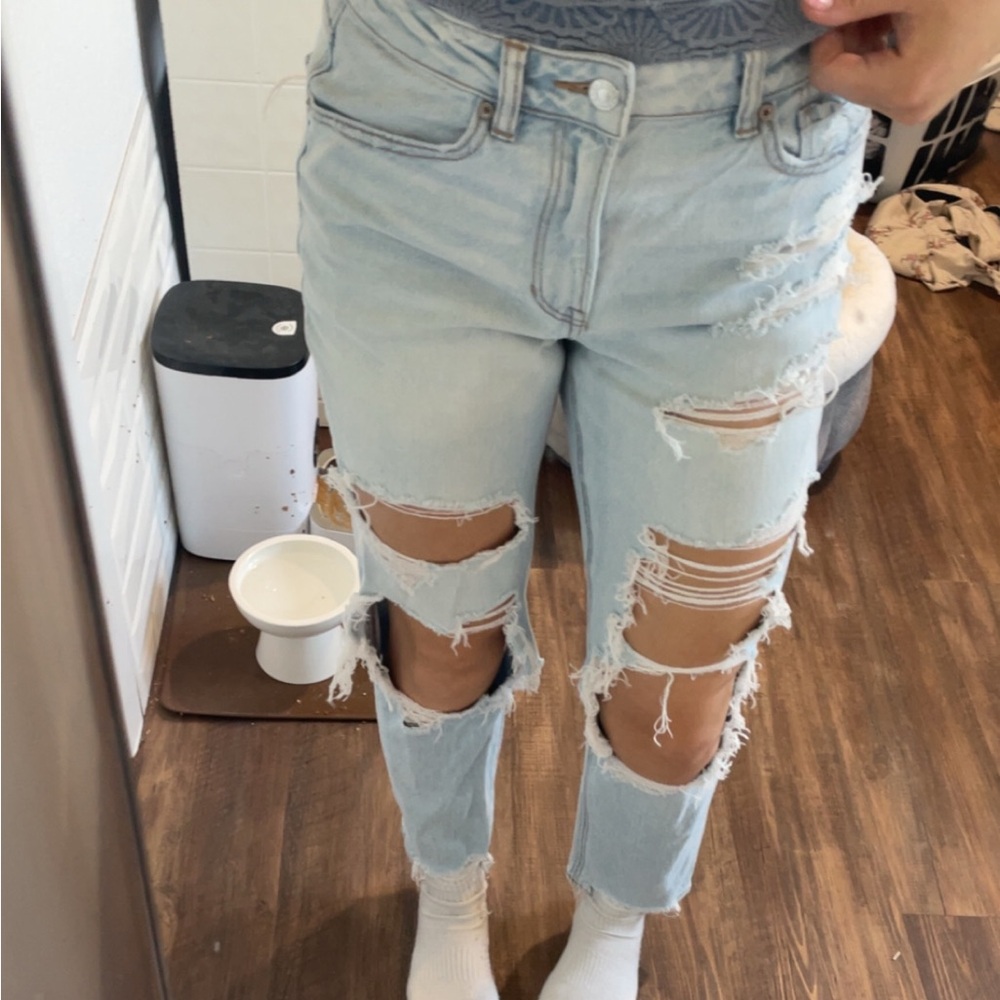 american eagle mid rise ripped jeans